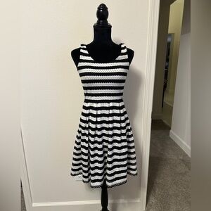Size 2 black and white Elle Dresss.